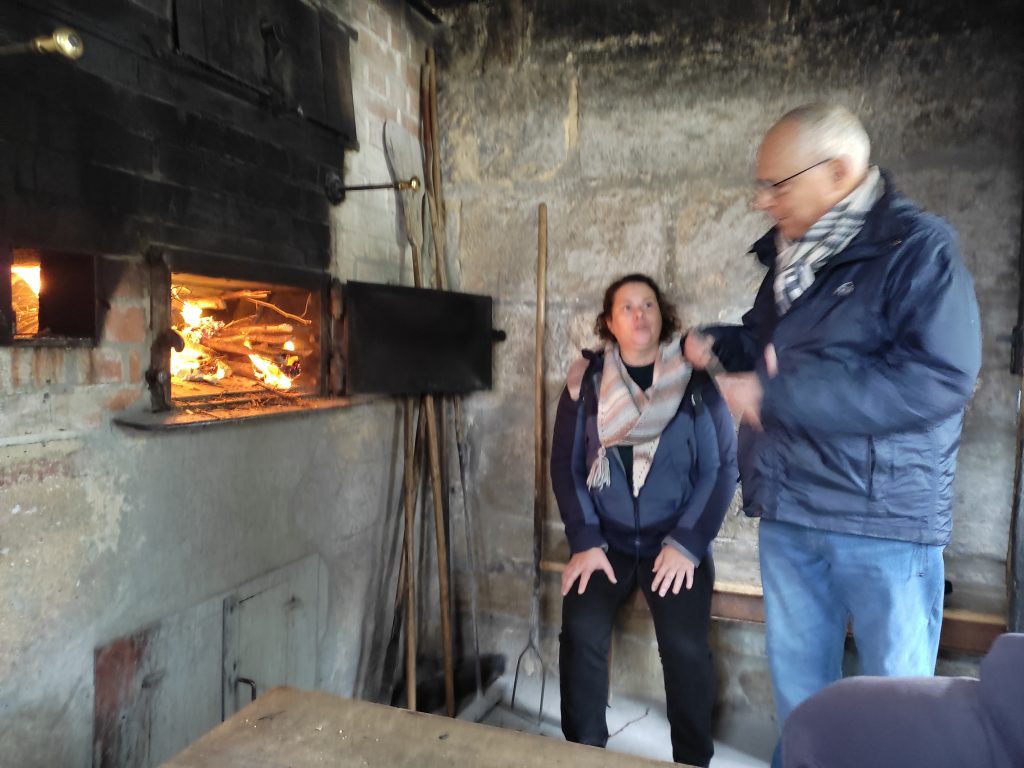 Holzbackofen