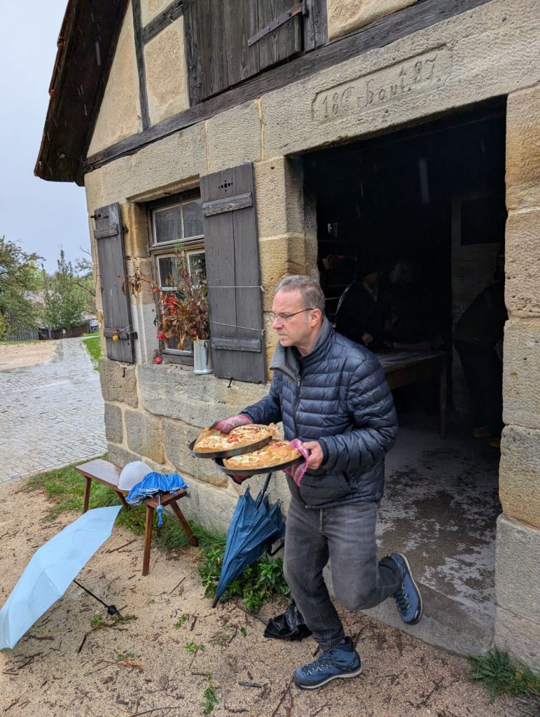 Backen im Freilichtmuseum Beuren